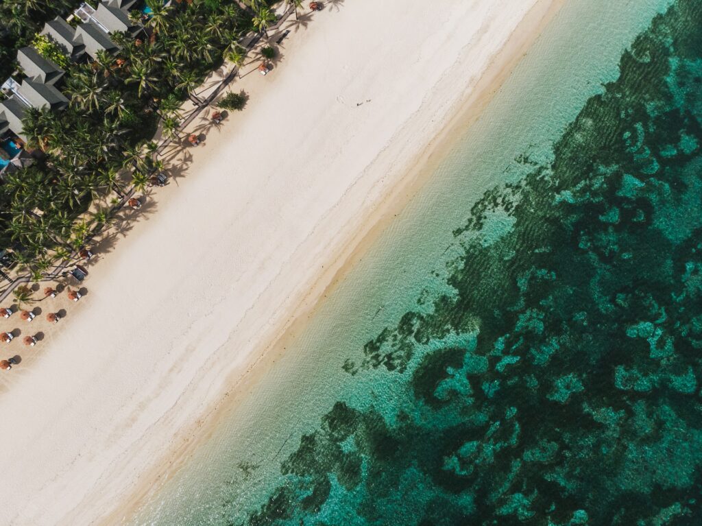 Самый престижный курортный район Бали — звучит уже очень соблазнительно, не правда ли? Сегодня мы поговорим о Нуса Дуа — самом роскошном (и дорогом) курорте острова.